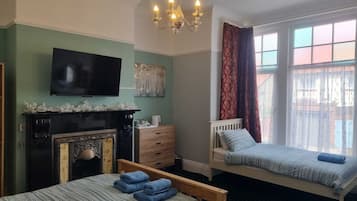 Suite, baño privado ( Sleeps 3)