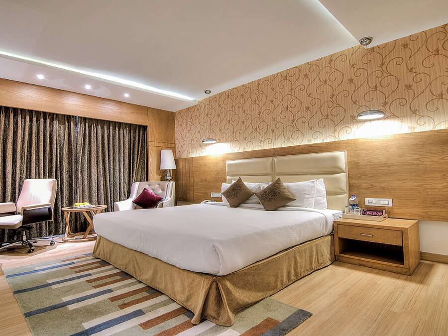 Minibar, in-room safe, desk, iron/ironing board (on request)