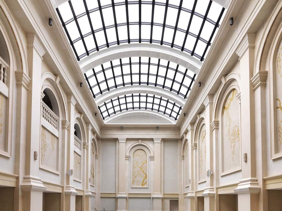 Indoor pool, pool loungers