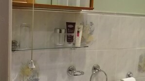 Unclassified image, 5 of 21, button - The Hamlet B&B (Aylesbury)