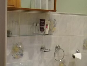 Twin Room, Ensuite | Bathroom - The Hamlet B&B (Aylesbury)