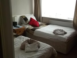 Twin Room, Ensuite | Free WiFi