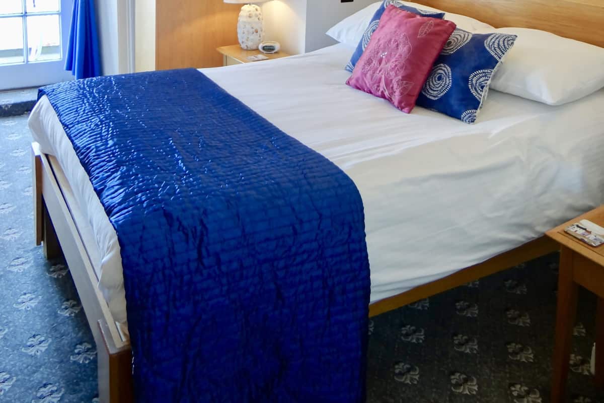 Tweepersoonskamer, terras (Harbourside, Room 2) | Een strijkplank/strijkijzer, gratis wifi