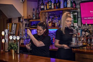 Bar (en el alojamiento)