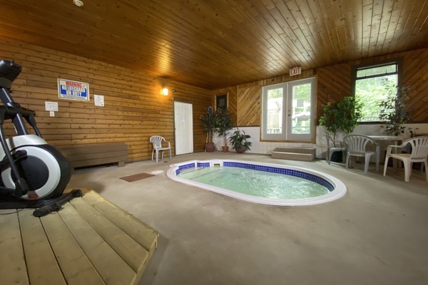 Indoor spa tub
