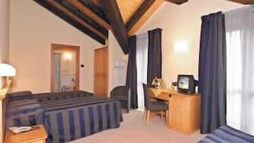 Minibar, bureau, lits bébé (en supplément), Wi-Fi gratuit