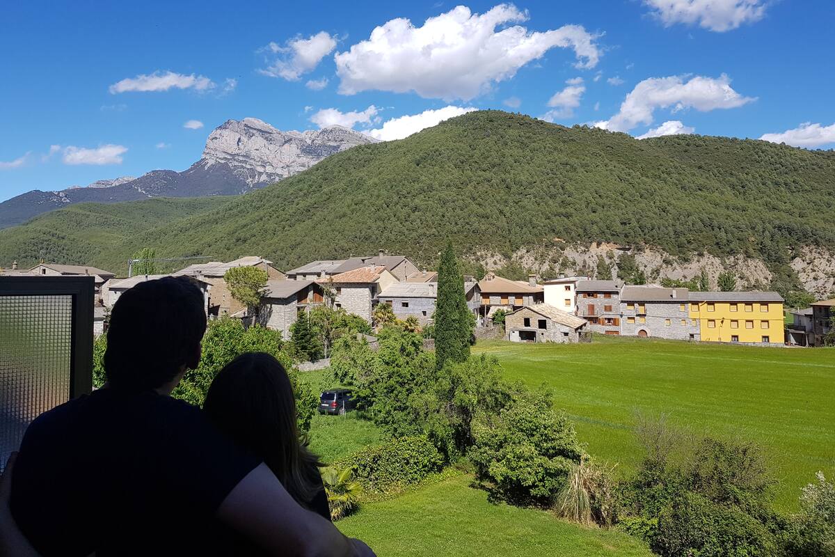 Double Room, Mountain View (1 bed) | Desk, iron/ironing board (on request), cribs/infant beds, WiFi (free)