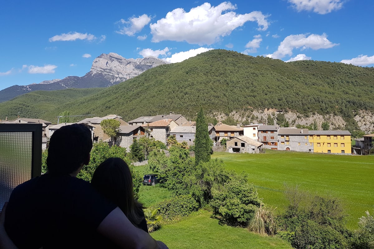 Double Room, Mountain View (1 bed)