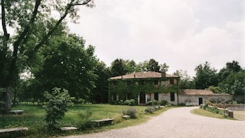 Enceinte de lâhĂ©bergement
