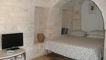 Doppia Design, 1 camera da letto, bagno privato (Trullo Alcova) | Biancheria da letto di alta qualità, copriletto in piuma