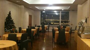 Petit déjeuner buffet compris tous les jours