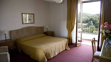 Minibar, coffres-forts dans les chambres, bureau, Wi-Fi gratuit