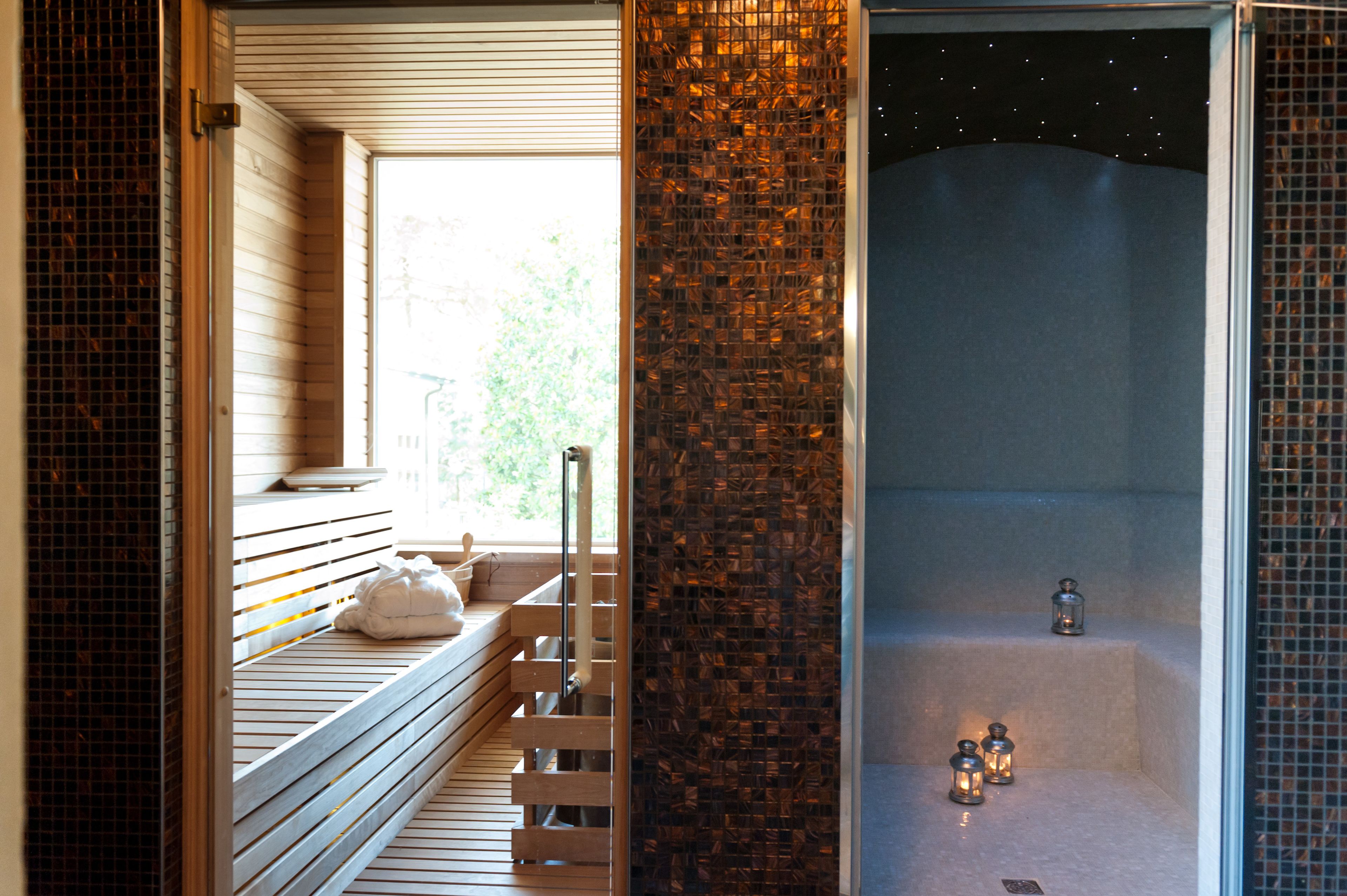 sauna, hot tub, steam room, turkish bath/hammam, hydrotherapy