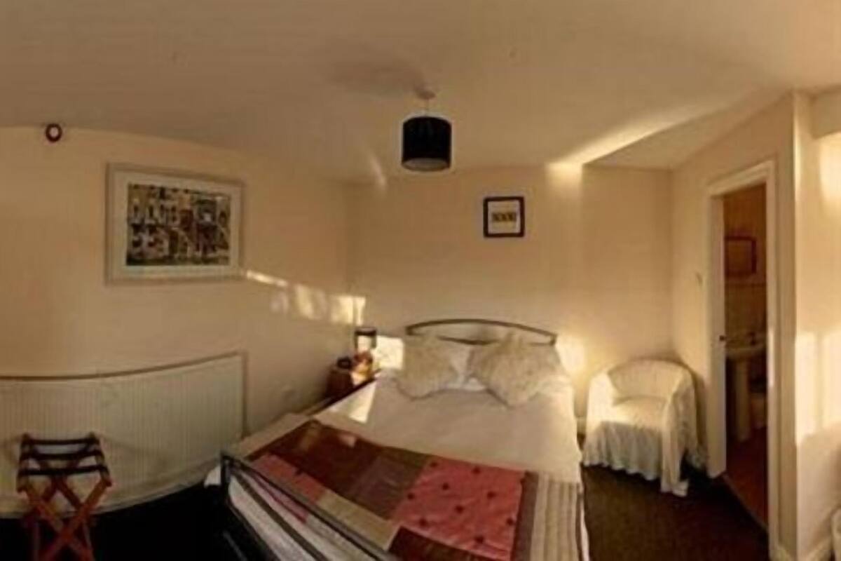 Chambre Familiale, salle de bains attenante