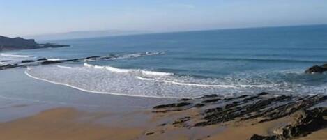 In Strandnähe, weißer Sandstrand