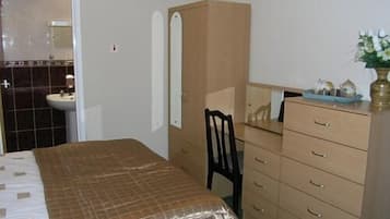 Small Double Room | In-room safe, desk, iron/ironing board, cribs/infant beds