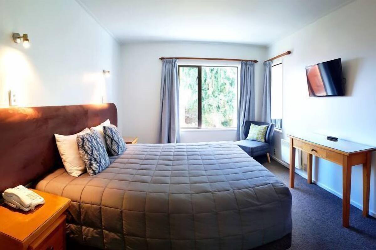 Free WiFi, individually decorated, individually furnished, bed sheets