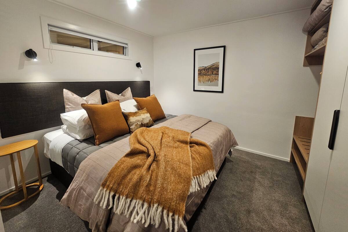 Suite, 2 Bedrooms, 2 Bathrooms