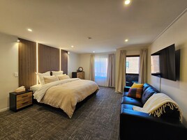 Superior Studio | Individually decorated, individually furnished, free WiFi, bed sheets