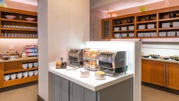 Free daily buffet breakfast