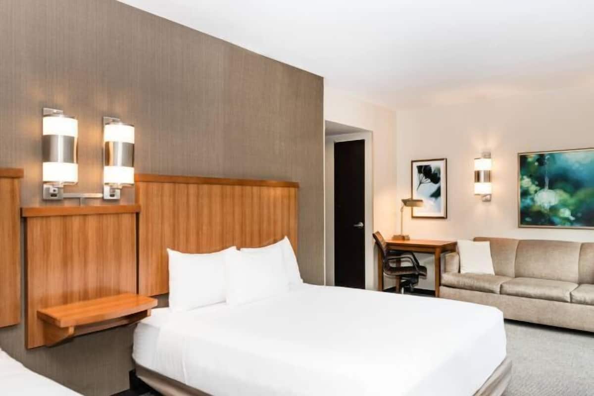 Literie de qualité supérieure, coffres-forts dans les chambres, bureau