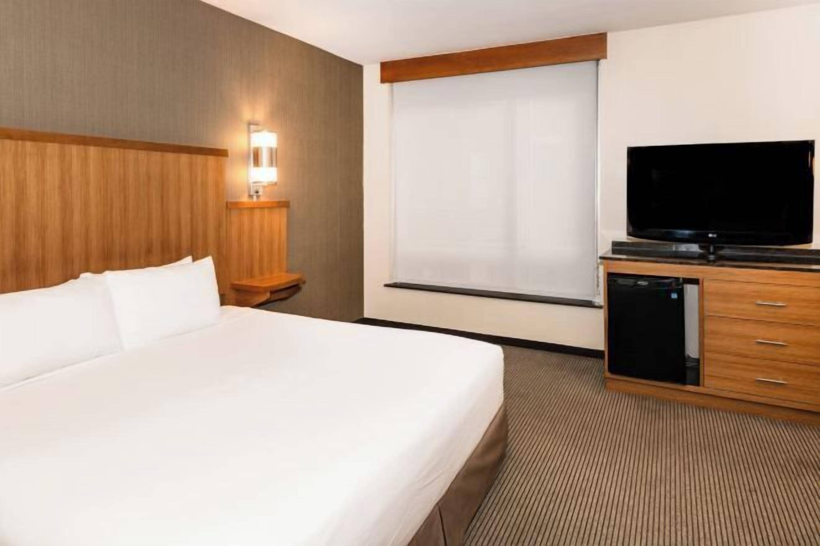 Literie de qualité supérieure, coffres-forts dans les chambres, bureau