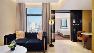 1 bedroom, premium bedding, down duvets, minibar