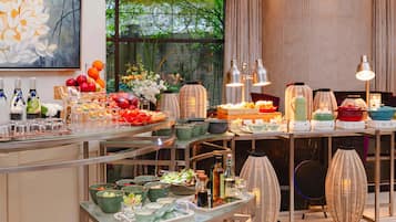 Bữa sáng buffet hàng ngày (198 CNY/mỗi người)