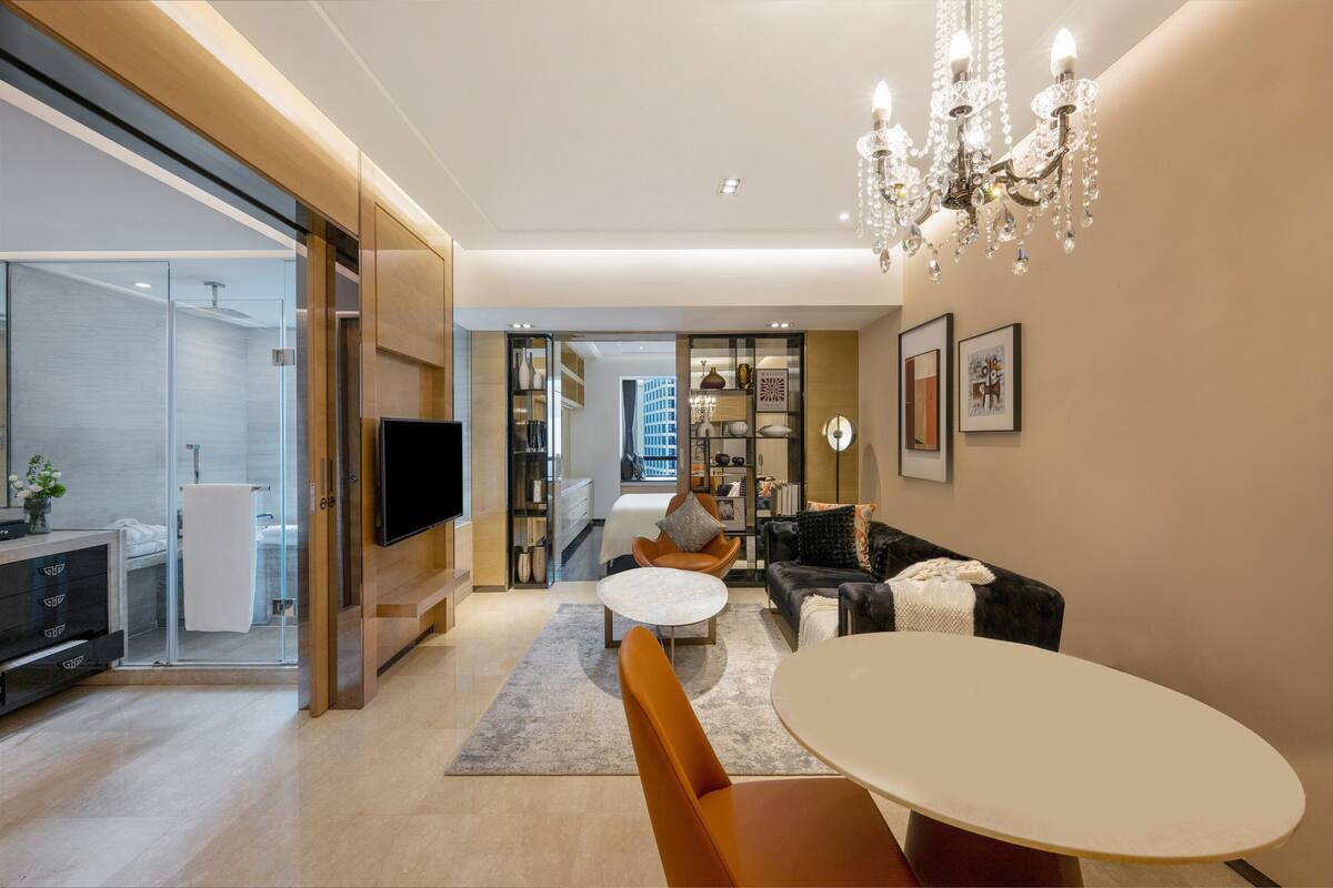 1 bedroom, premium bedding, down duvets, minibar