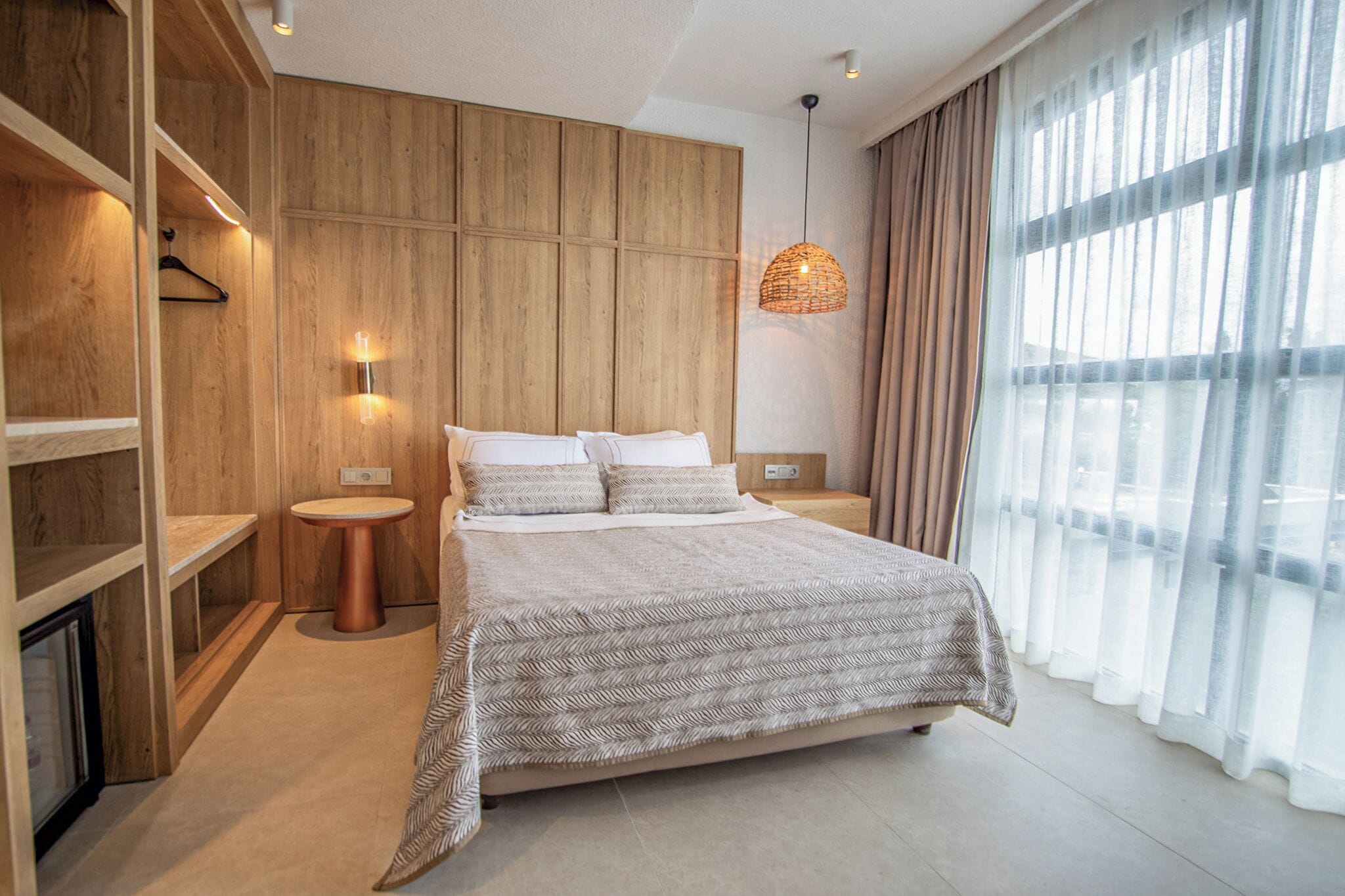 Habitación familiar | Ropa de cama de alta calidad, minibar, wifi gratis y ropa de cama