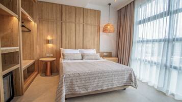 Habitación familiar | Ropa de cama de alta calidad, minibar, wifi gratis y ropa de cama
