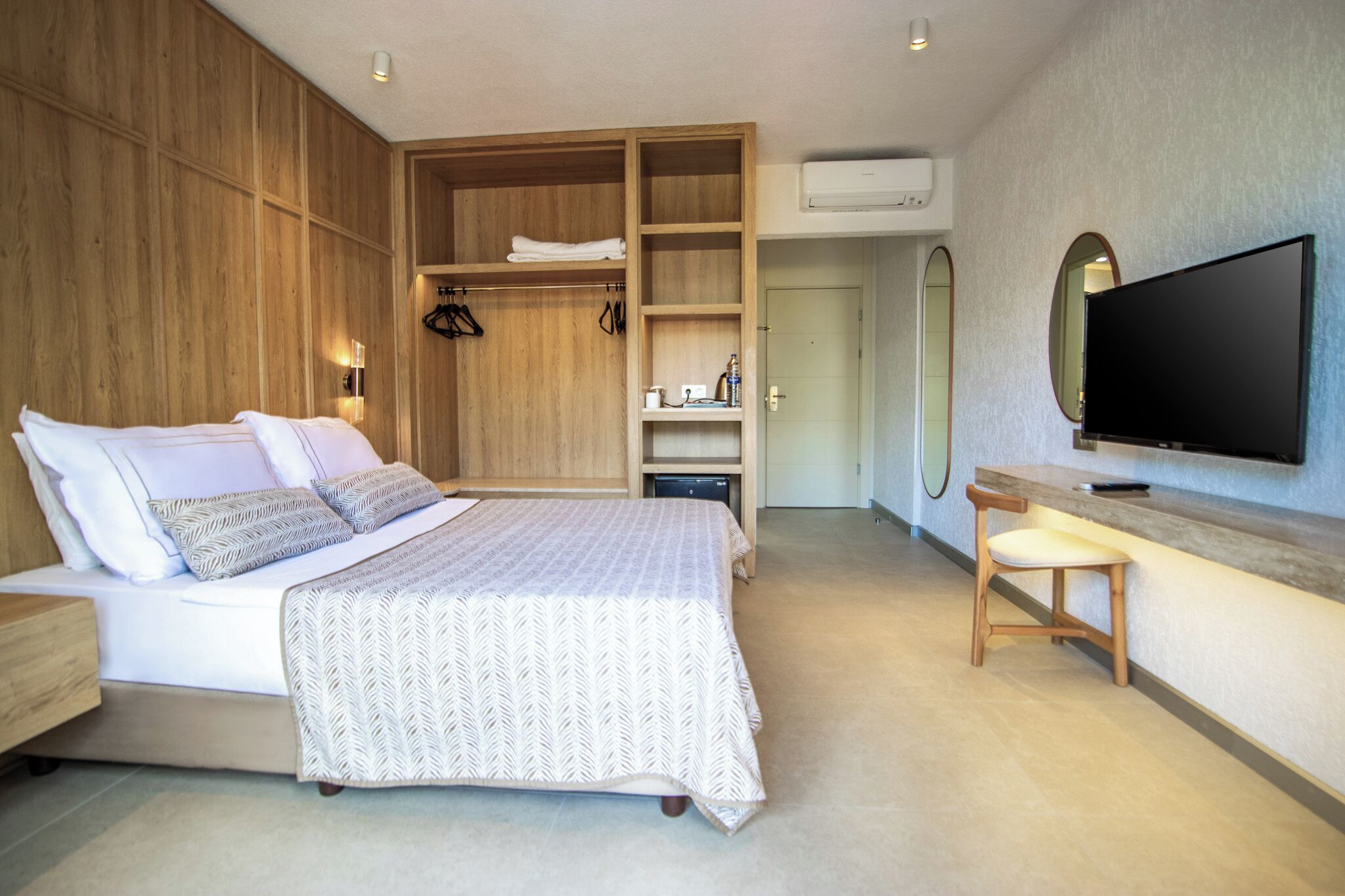 Biancheria da letto di alta qualità, minibar, Wi-Fi gratuito, lenzuola
