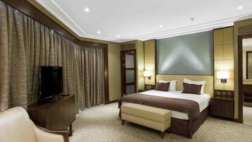 Premium bedding, minibar, in-room safe, desk