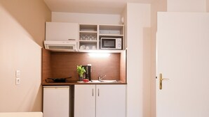 Appartement 1 chambre | Private kitchen | Coffee/tea maker, fridge, microwave, stovetop
