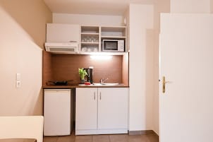 Appartement 1 chambre | Cozinha privada | Cafeteira/chaleira, geladeira, micro-ondas, cooktop