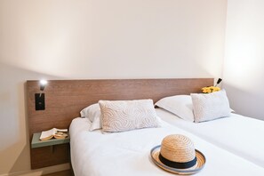 Appartement 1 chambre | Escritorio y espacio para trabajar con un portátil