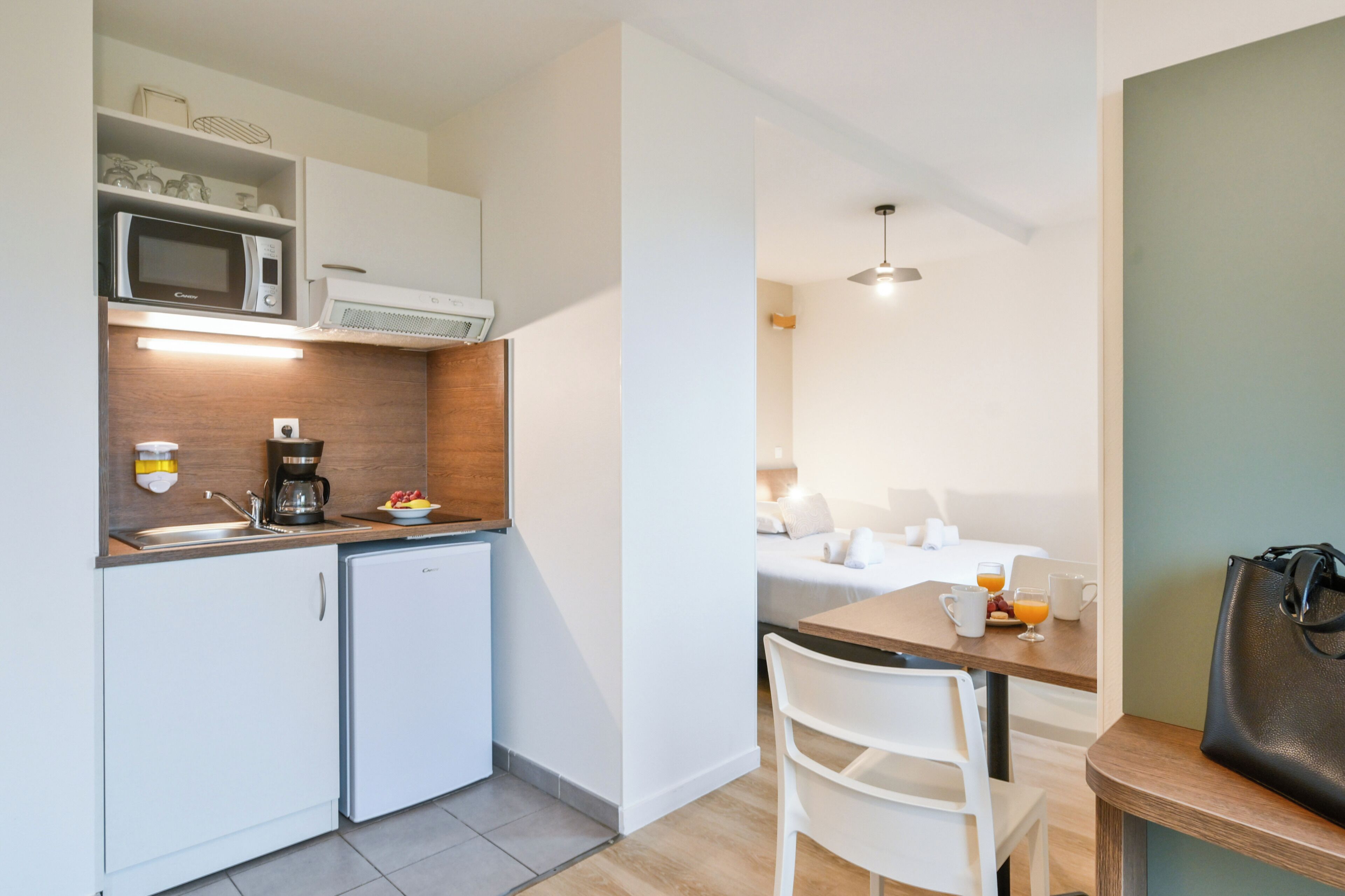 Studio triple | Private kitchen | Fridge, microwave, stovetop, dishwasher