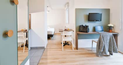 Comfort Aparthotel Versailles Saint Cyr l'Ecole