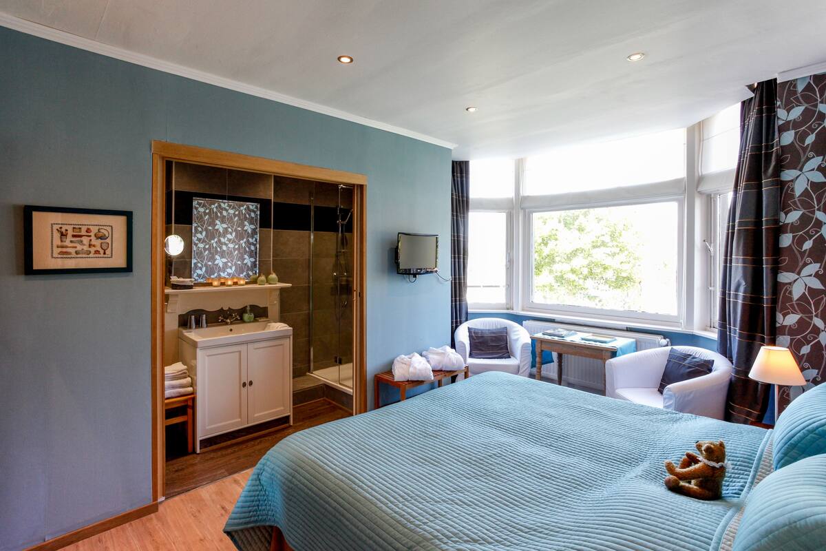 Comfort-Doppel- oder -Zweibettzimmer, 1 Schlafzimmer, Nichtraucher, Gartenblick | Dusche im Bad