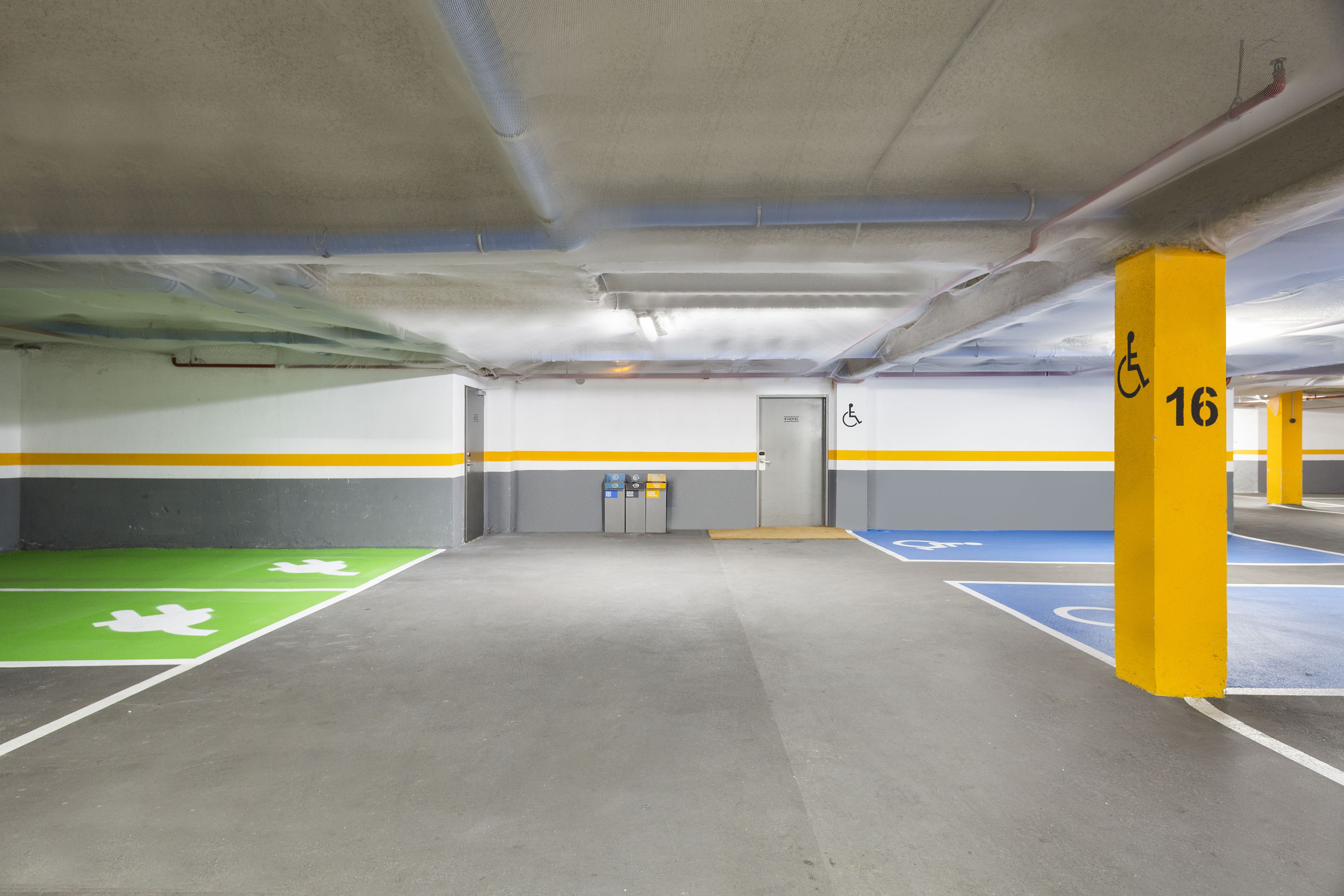 self-parking (surcharge) 25 per night