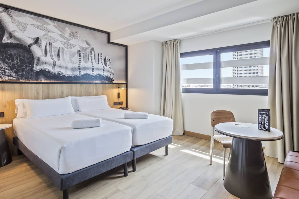 Standard Double Room, 2 Single Beds | In-room safe, desk, blackout curtains, soundproofing