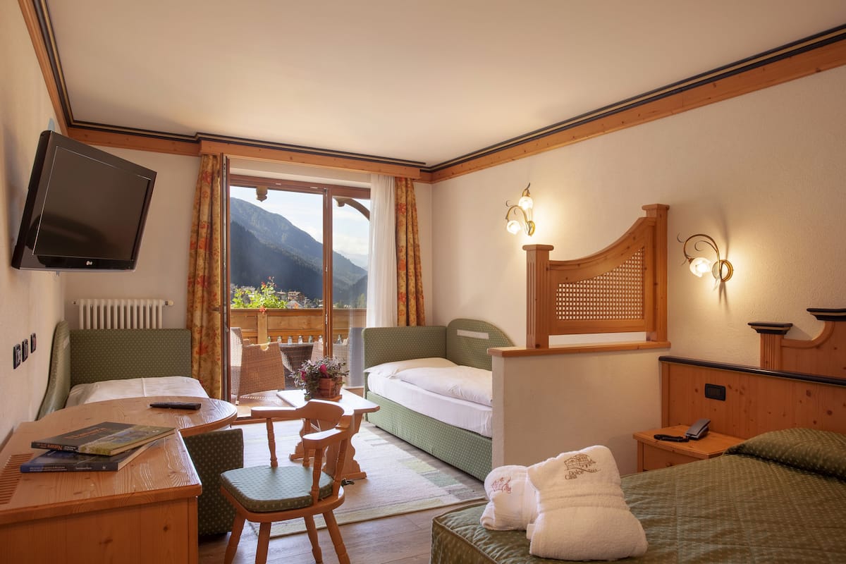 Chambre quadruple familiale | 1 chambre, couette en duvet, lit avec matelas Ă plateau-coussin
