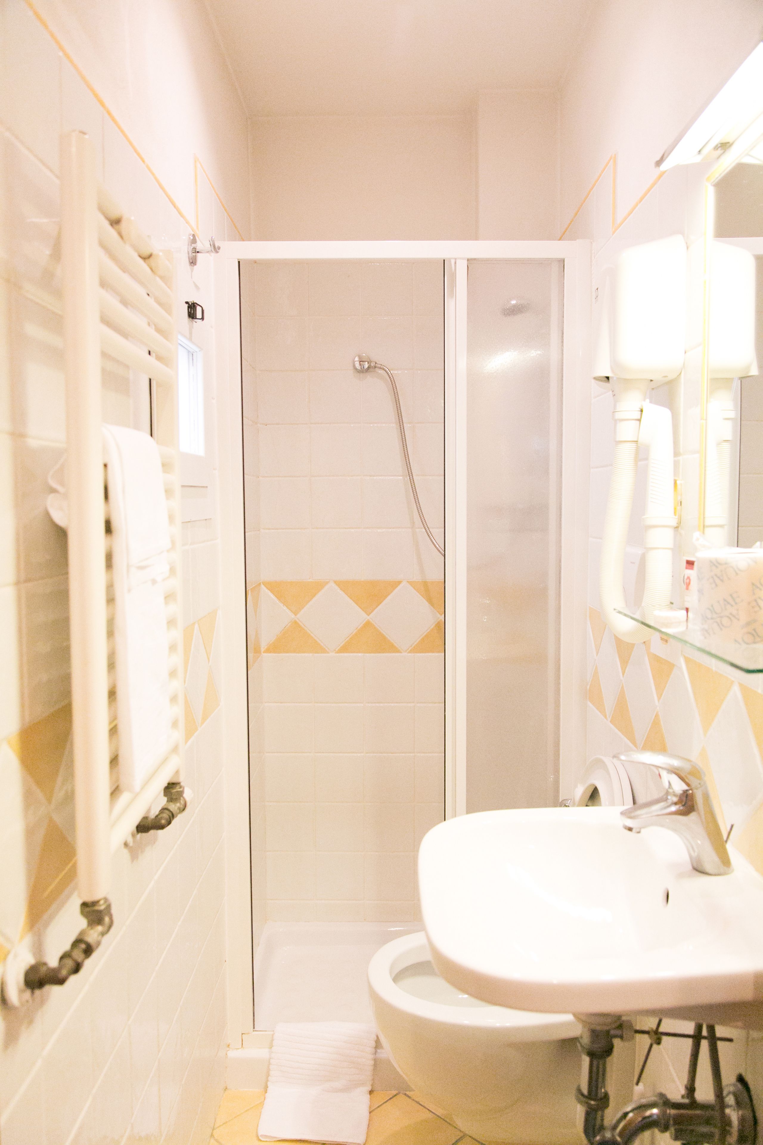 single room | bathroom | shower, rainfall showerhead, free toiletries, hair dryer