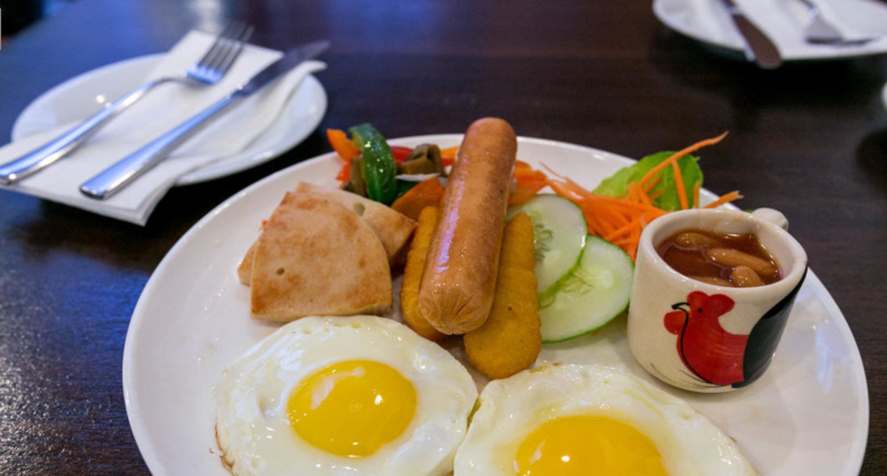 daily buffet breakfast for a fee