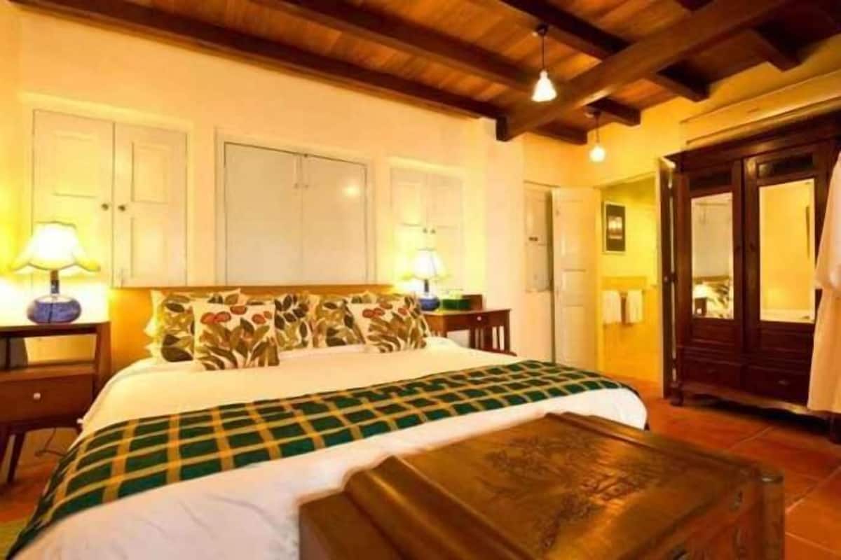 1 bedroom, in-room safe, desk, free WiFi