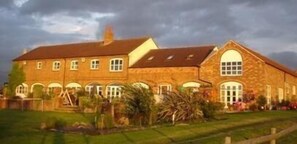 Exterior - The Old Stables (Milton Keynes)