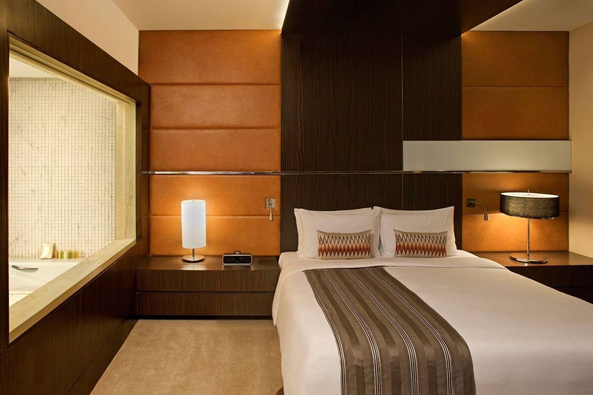 Minibar, in-room safe, desk, laptop workspace