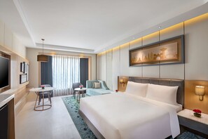 Businesshuone (Business Class) | Minibaari, tallelokero huoneessa, työpöytä