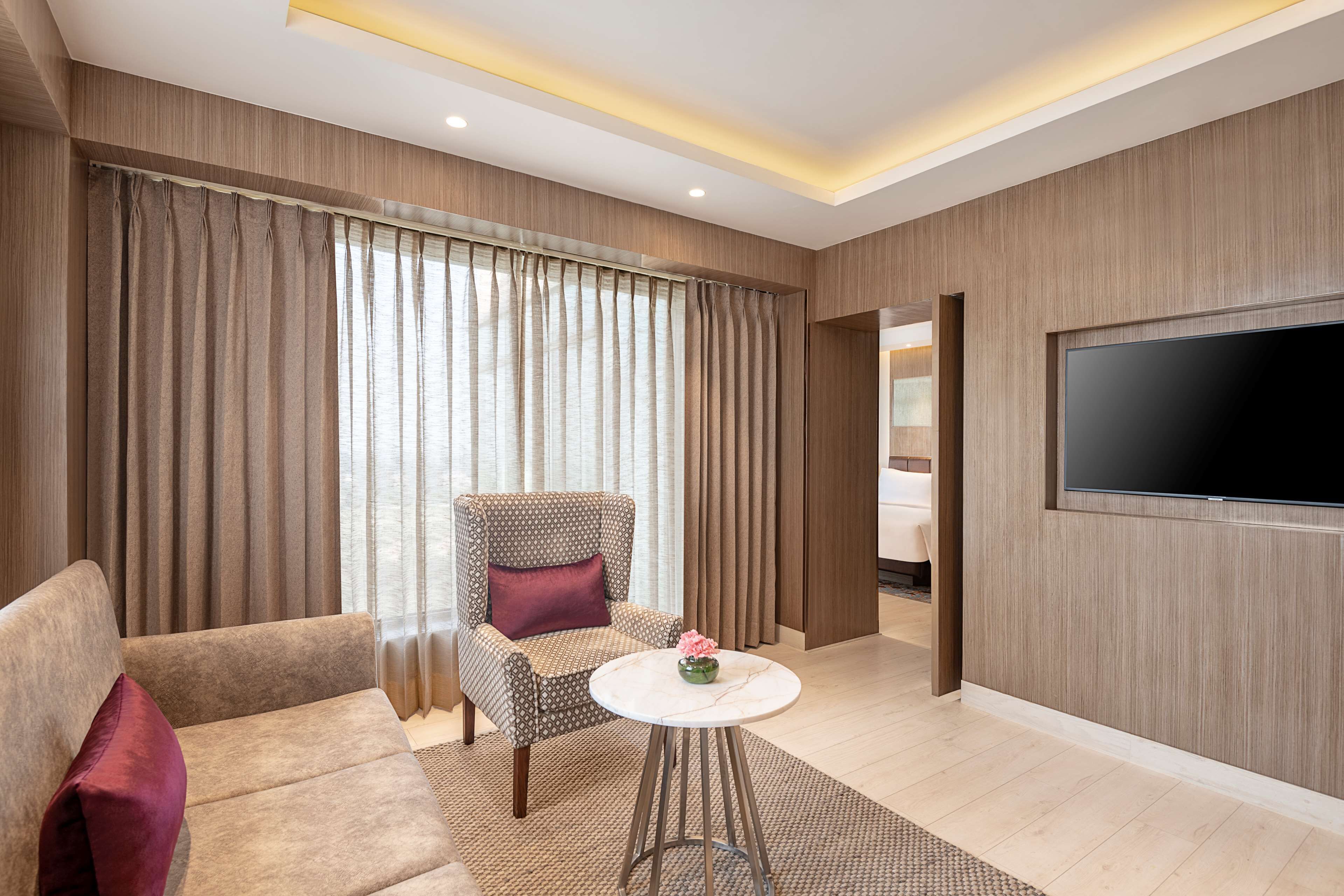 minibar, in-room safe, desk, laptop workspace