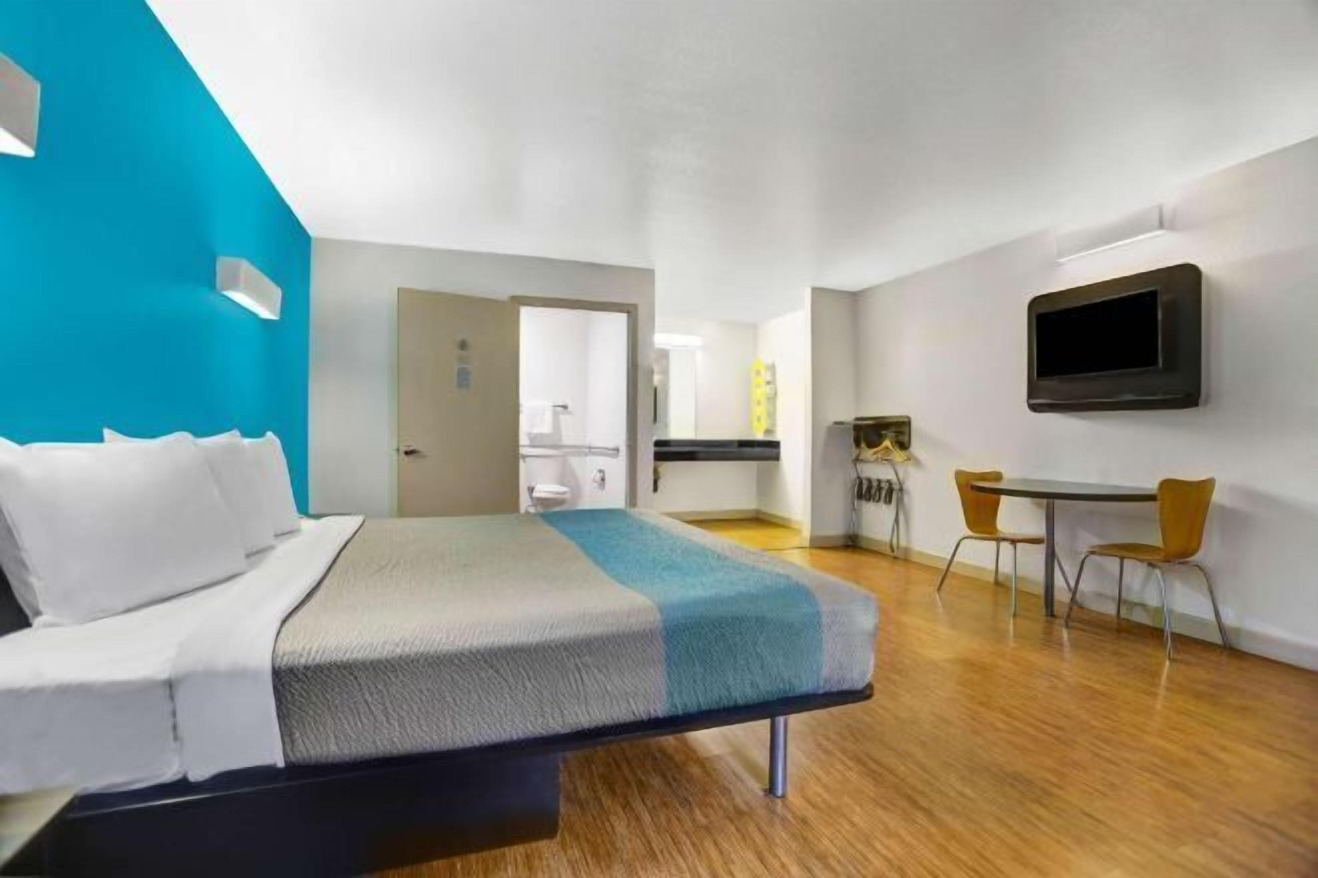 Wifi gratis y ropa de cama